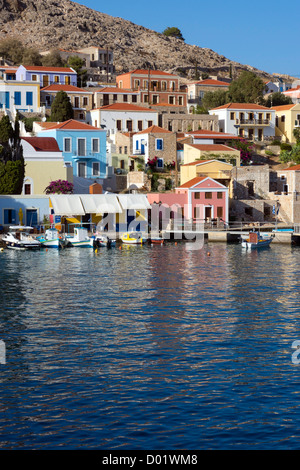 Case colorate, Halki, Chalki, Dodekanese, Grecia, ritratto Foto Stock