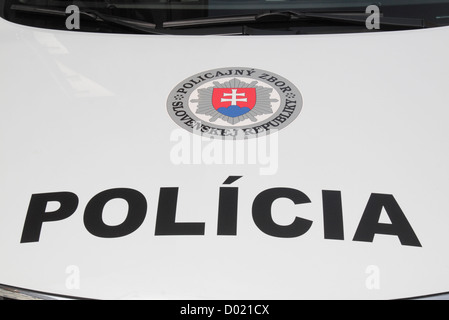 Una polizia slovacco (Policia) auto a Bratislava, in Slovacchia. Foto Stock