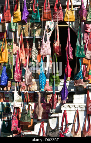 Display shop borsa Udaipur Rajasthan in India Foto Stock