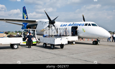 Lao Airlines Xian MA-60 elica aerei per il trasporto di passeggeri nella Repubblica democratica popolare del Laos Foto Stock