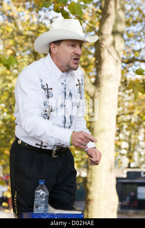 Cowboy predicatore a Speakers corner nell'Hyde Park di Londra Foto Stock