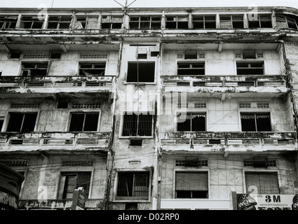 Fotografia documentaria - alloggiamento baraccopoli a Phnom Penh in Cambogia in Indocina nel sud-est asiatico in Estremo Oriente. La povertà di deprivazione di vetustà Ghetti Foto Stock
