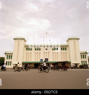 Phnom Penh ferrovia Stazione di Treno Cambogia in Estremo Oriente Asia sud-orientale. Architettura Art Deco Building di trasporto urbano della città Travel Wanderlust evasione Foto Stock