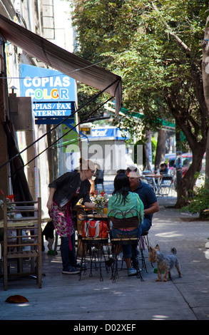 Cafè sul marciapiede in Roma - Città del Messico DF Foto Stock