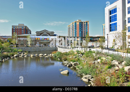 Larkin Plaza e Van der Donck Park downtown Yonkers New York Foto Stock