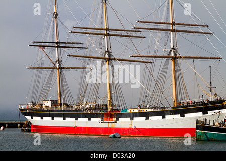 Nave a vela Balclutha ancorata al San Francisco Maritime National Historical Park Hyde Street Pier Foto Stock