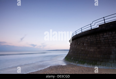 Difesa del Mare a Filey Bay sulla costa dello Yorkshire Foto Stock