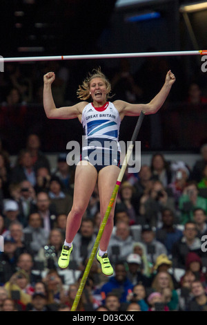 Holly Bleasdale (GBR) concorrenti in donne del Pole Vault presso le Olimpiadi estive di Londra, 2012 Foto Stock