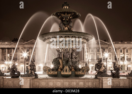 Fontaine des Fleuves - La Fontana dei Fiumi a Place de la Concorde, Paris Francia Foto Stock