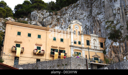 Vista esterna della Santa Rosalia nel santuario del monte Pellegrino di Palermo in Sicilia Foto Stock