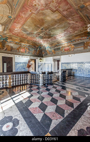 Ingresso barocco Hall (Sala da Portaria) di Sao Vicente de Fora monastero. Lisbona, Portogallo. Foto Stock