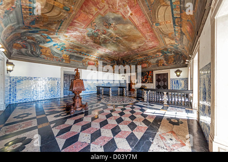 Ingresso barocco Hall (Sala da Portaria) di Sao Vicente de Fora monastero. Lisbona, Portogallo. Foto Stock