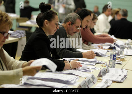 Corby,Northamptonshire. 16 novembre, 2012. Conteggio dei voti in corso presso il Corby By-Election nel Northamptonshire Foto Stock