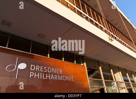 Filarmonica di Dresda (Dresdner Philharmonie) presso il Palazzo della Cultura (Kulturpalast) - Dresda, Sassonia, Germania, Europa Foto Stock