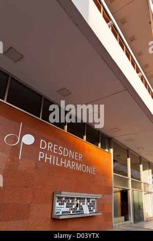 Filarmonica di Dresda (Dresdner Philharmonie) presso il Palazzo della Cultura (Kulturpalast) - Dresda, Sassonia, Germania, Europa Foto Stock