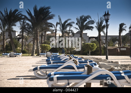 Saloni di spiaggia vicino al hotel 5 stelle Foto Stock