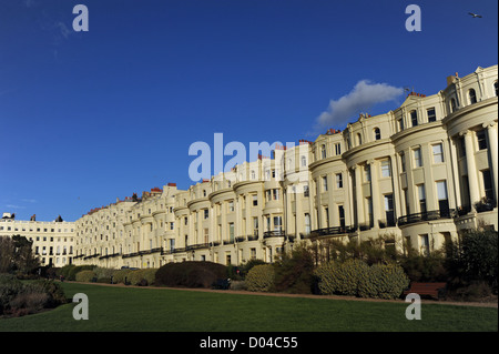 Stile Regency case a schiera per lo più trasformato in appartamenti di Brunswick Square Hove Brighton East Sussex Regno Unito Foto Stock