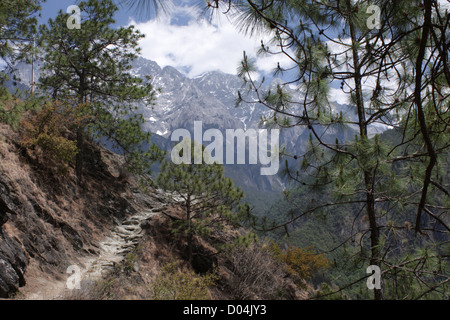 Percorso, Tiger saltando Gorge, NW Yunnan Foto Stock