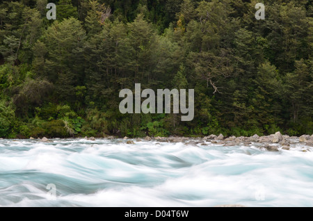 Il 'turqoise' acque del Saltos de Petrohue, vicino a Puerto Varas / Puerto Montt, Patagonia cilena Foto Stock