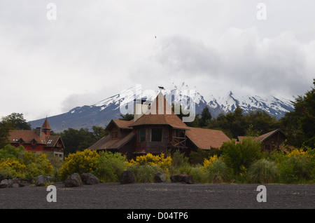 Stile tedesco edifici del villaggio di Petrohue, Patagonia cilena. Foto Stock