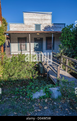 Vecchia facciata di edificio di legno nello storico insediamento cinese di Locke, California. Foto Stock