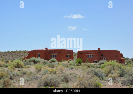 Hotel cabine in stile adobe nel Parco Nazionale della Foresta Pietrificata, Arizona, Stati Uniti d'America - costruito dalla conservazione civile Corps (CCC) Foto Stock