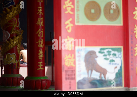 La mediazione a Pagoda Ling San Tuaran, Sabah Borneo Foto Stock