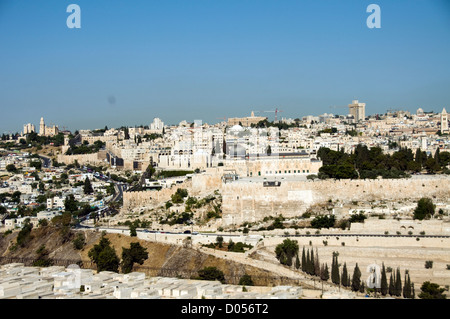 Lo skyline di Gerusalemme con la città vecchia Foto Stock