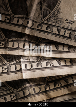 Tonalità seppia immagine del vecchio dollaro Usa carta moneta. Breve di profondità di campo. Foto Stock