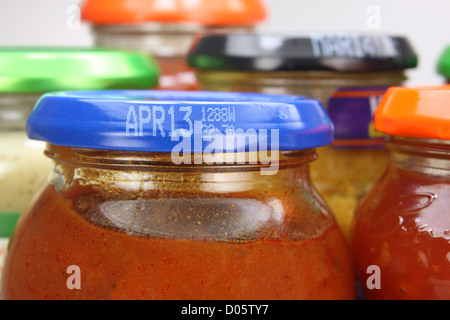 "Migliori prima di fine' informazioni stampate sul coperchio del vaso di cibo Foto Stock