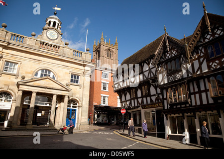 Il burro di croce, edifici medievali e st Laurence chiesa, Broad Street, Ludlow Shropshire REGNO UNITO Foto Stock