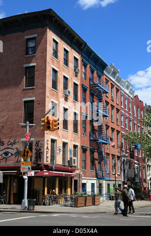 Scena di strada, East Village, Manhattan, New York City, Stati Uniti d'America Foto Stock