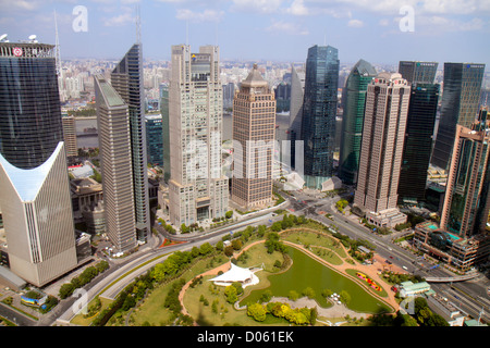 Shanghai Cina, quartiere finanziario cinese Pudong Lujiazui, vista da, Jin Mao Tower, Grand Hyatt Shanghai, Lujiazui Central Green Space, Groenlandia, Bocom Fi Foto Stock