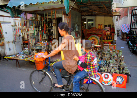 Shanghai Cina, Huangpu District, Dongtai Road, shopping shopping shopping negozi di vendita di mercato, negozi di negozi business, antiquariato, collezionismo Foto Stock