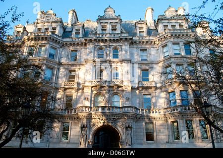Ingresso dell'edificio al tempio da Victoria Embankment, London, Regno Unito Foto Stock