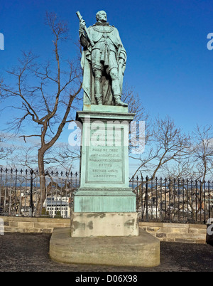 Statua del maresciallo di campo Sua Altezza Reale Federico il Duca di York e Albany K.G. situato sul Castello di Edimburgo Esplanade Foto Stock