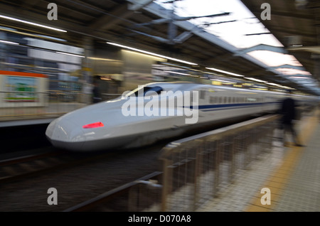 Shinkansen treno ad alta velocità, Kyoto, Giappone Foto Stock