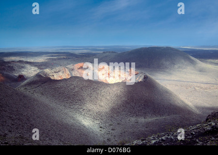 Il paesaggio vulcanico del Parco Nazionale di Timanfaya a Lanzarote, Isole Canarie Foto Stock