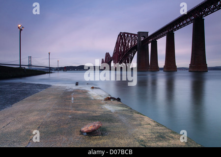 Forth Railway Bridge da sud Quennsferry, Lothian Foto Stock