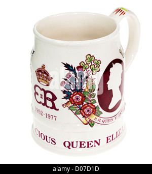 Queen Elizabeth II silver jubilee tazza commemorativa, England, Regno Unito Foto Stock