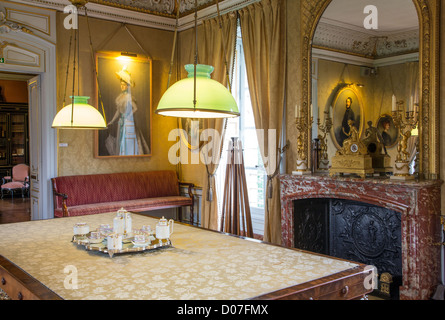 Sala biliardo decorata in stile Secondo Impero XIX SECOLO MOGANO Tavolo da biliardo CHATEAU DE MAINTENON EURE-ET-LOIR (28) Foto Stock