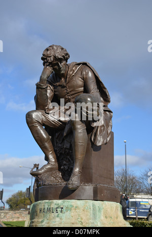 Statua di William Shakespeare, Borgo Gower Memorial, Bancroft giardini, Stratford-upon-Avon, Warwickshire, Inghilterra, Regno Unito Foto Stock