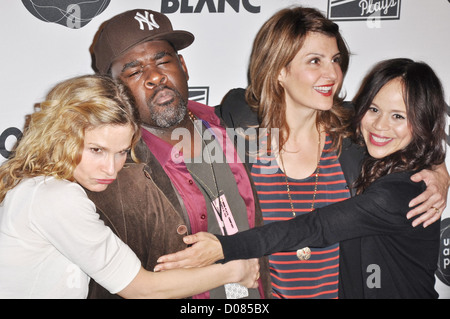 Kyra Sedgwick, Michael Kenneth Williams, Nia Vardalos, Rosie Perez dopo la festa per il decimo la produzione annuale di '24 Foto Stock