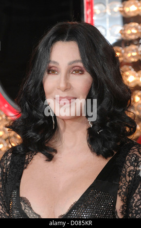 Il cantante Cher Los Angeles Premiere di 'Burlesque" tenutasi presso il Grauman's Chinese Theater - Gli arrivi di Los Angeles, California - Foto Stock