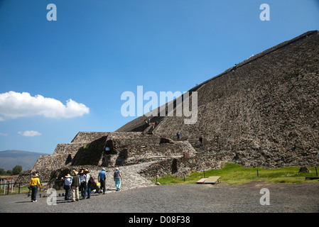 La Piramide del Sole a Teotihuacan in Messico Foto Stock