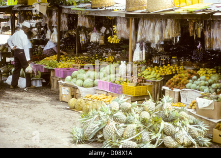 Barche da pesca,Pesce vegetale,mercati,spiagge,Tramonti,le piantagioni di cocco, giungla,Mosque,Kuala Terengganu,Costa Est della Malaysia Foto Stock