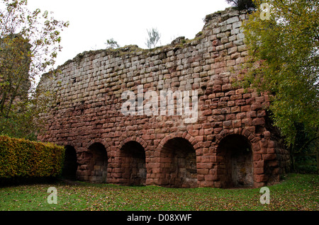 I resti del Castello di Roslin in Roslin Glen, Midlothian, Scozia. Foto Stock