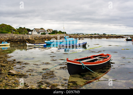 Barche sulla Baia di Galway Foto Stock