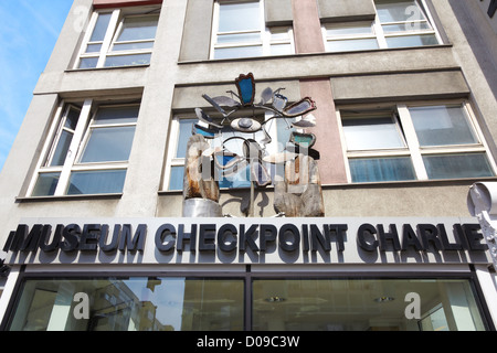 Museo Checkpoint Charlie a Berlino Foto Stock