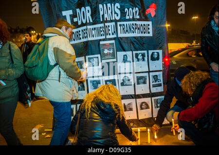 Parigi, Francia, International Transgender, transessuale Memorial Day 'T-Dor', Banner con le foto delle vittime della criminalità, proteste su strada Foto Stock